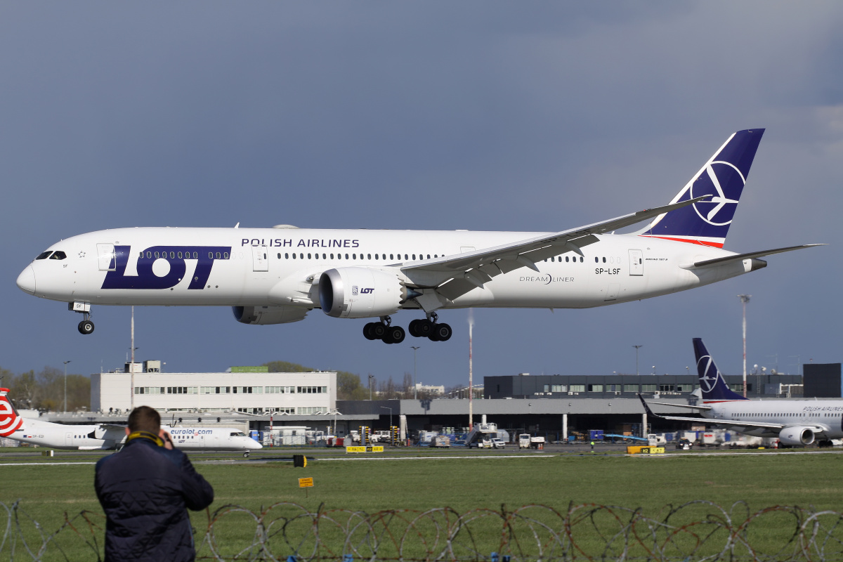 SP-LSF (Samoloty » Spotting na EPWA » Boeing 787-9 Dreamliner » Polskie Linie Lotnicze LOT)