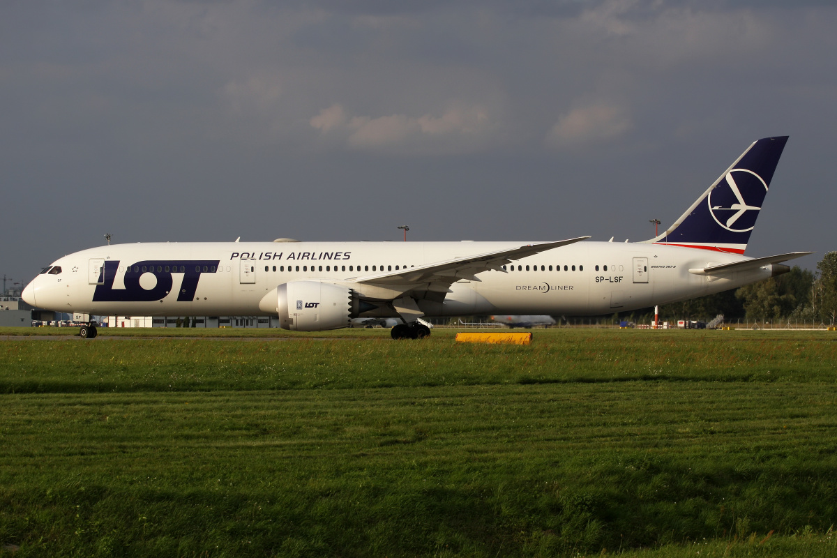 SP-LSF (Samoloty » Spotting na EPWA » Boeing 787-9 Dreamliner » Polskie Linie Lotnicze LOT)