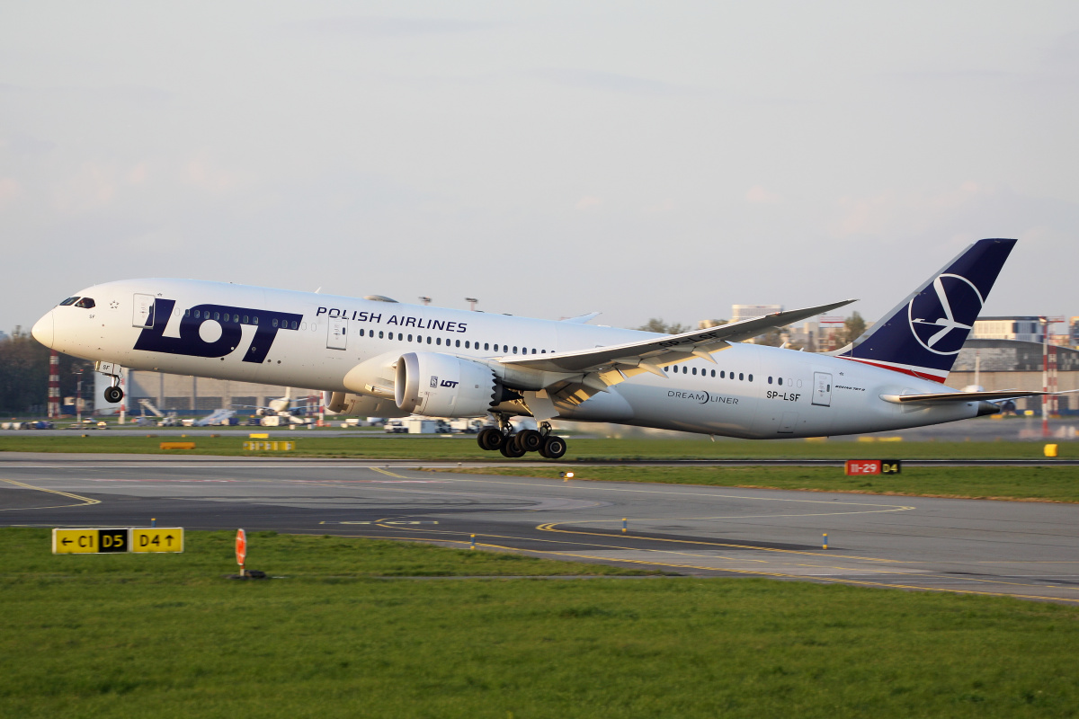 SP-LSF (Aircraft » EPWA Spotting » Boeing 787-9 Dreamliner » LOT Polish Airlines)