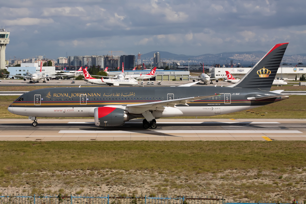 JY-BAF, Royal Jordanian Airlines (Samoloty » Port Lotniczy im. Atatürka w Stambule » Boeing 787-8 Dreamliner)