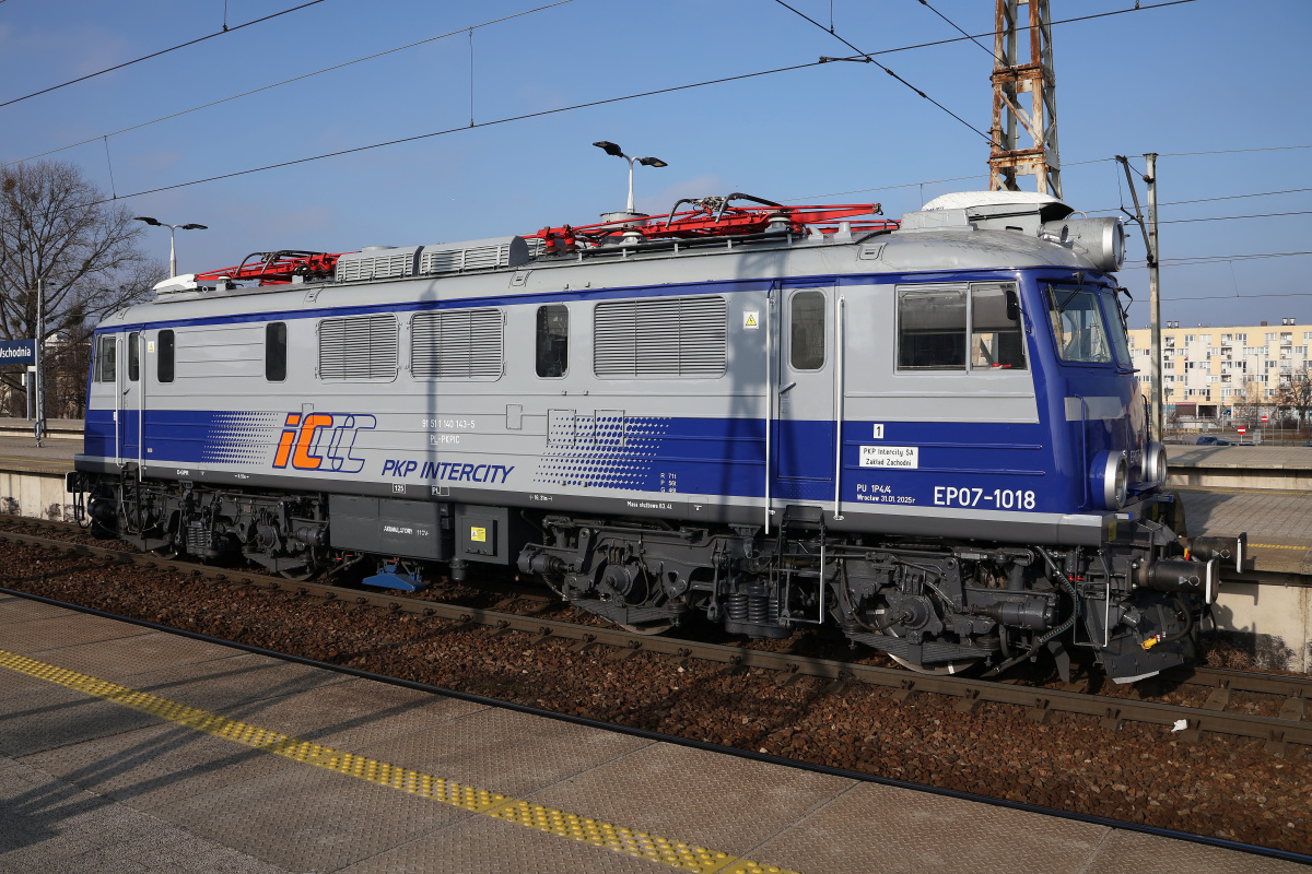 EP07-1018 (current PKP Intercity livery)