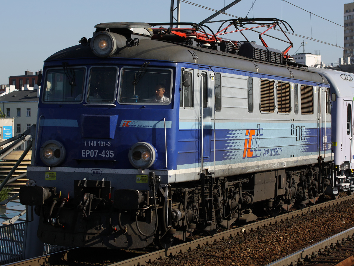 EP07-435 (Pojazdy » Pociągi i lokomotywy » HCP 303E)