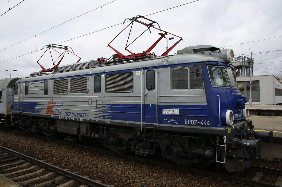 EP07-444 (Pojazdy » Pociągi i lokomotywy » HCP 303E)