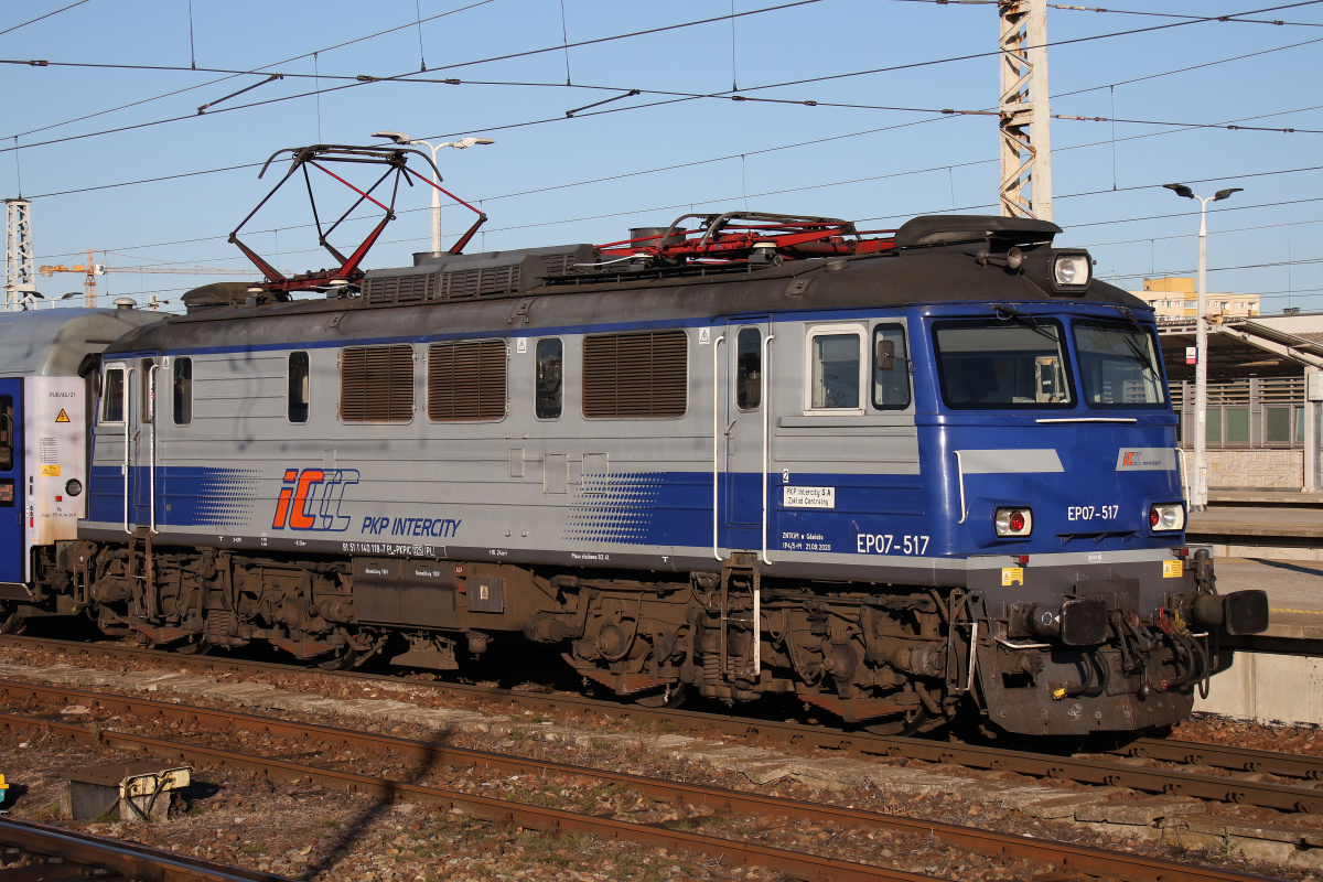 EP07-517 (Pojazdy » Pociągi i lokomotywy » HCP 303E)