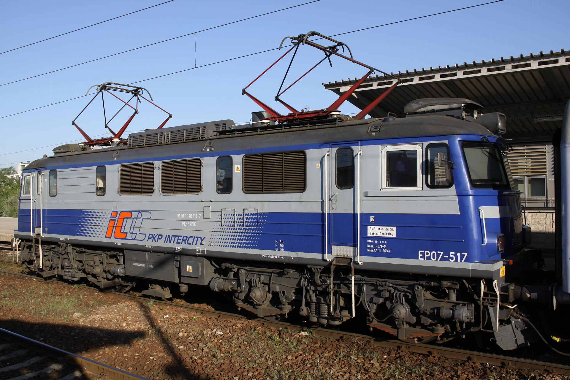 EP07-517 (Pojazdy » Pociągi i lokomotywy » HCP 303E)