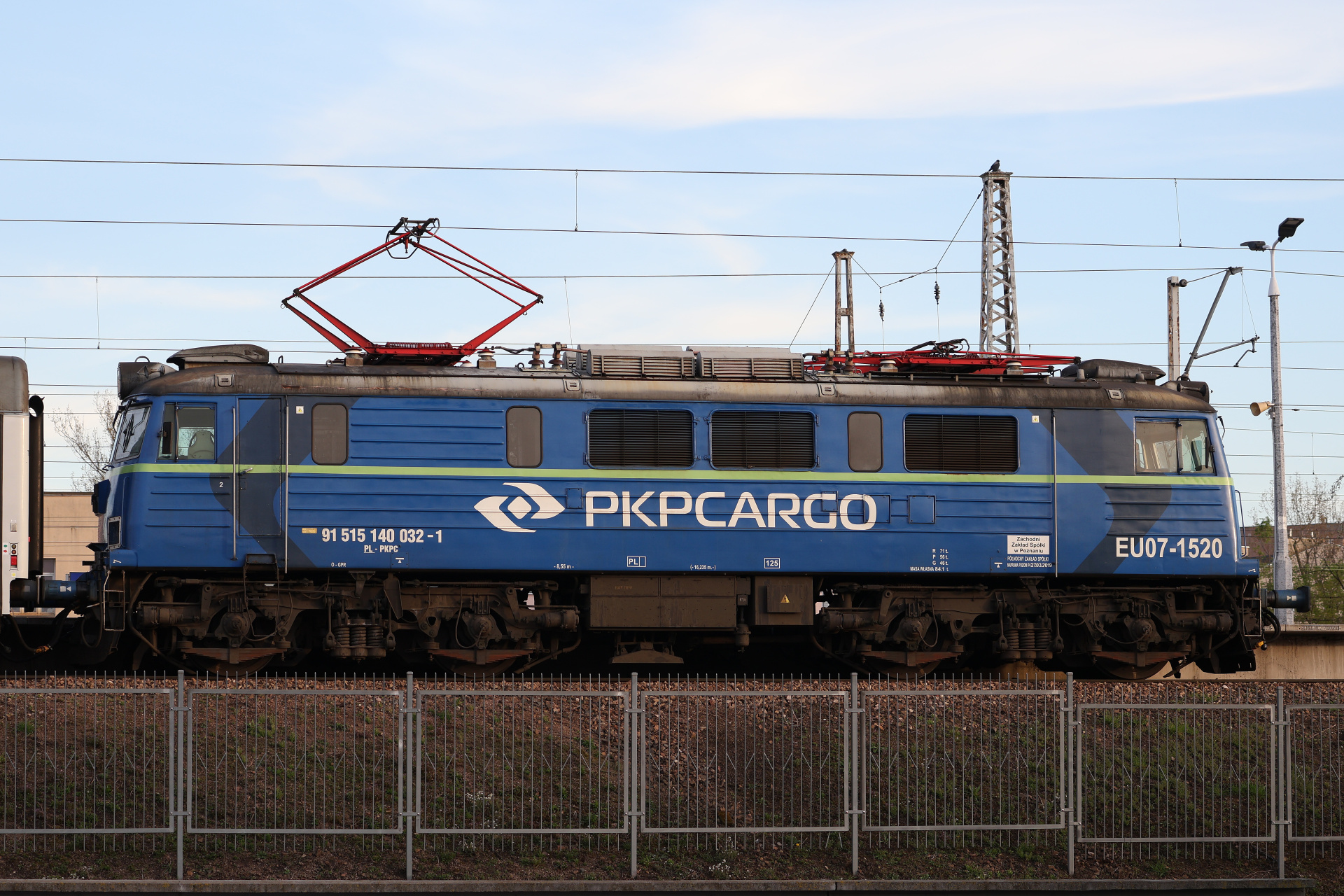EU07-1520 (Vehicles » Trains and Locomotives » HCP 303E)