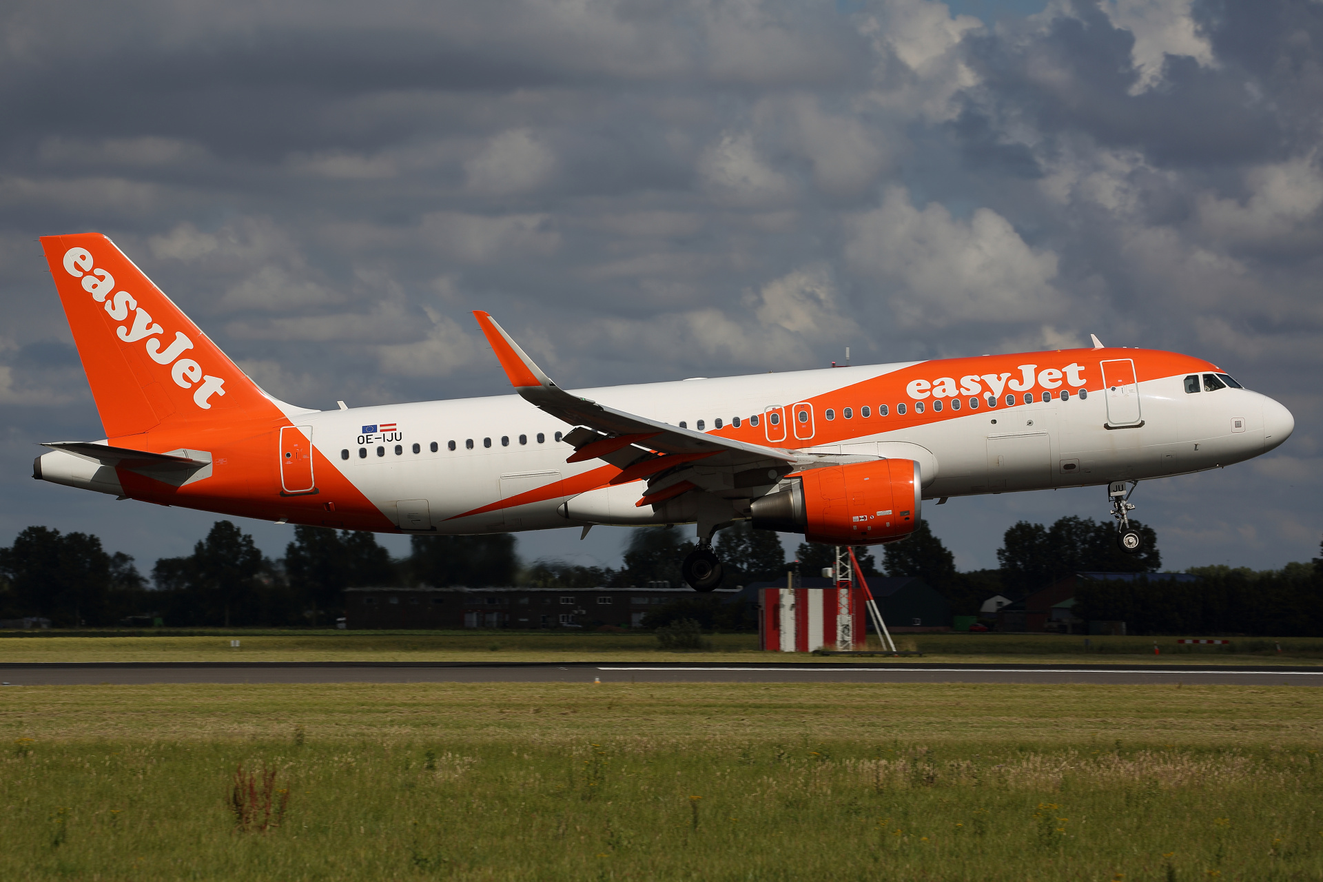 OE-IJU (Samoloty » Spotting na Schiphol » Airbus A320-200 » EasyJet)