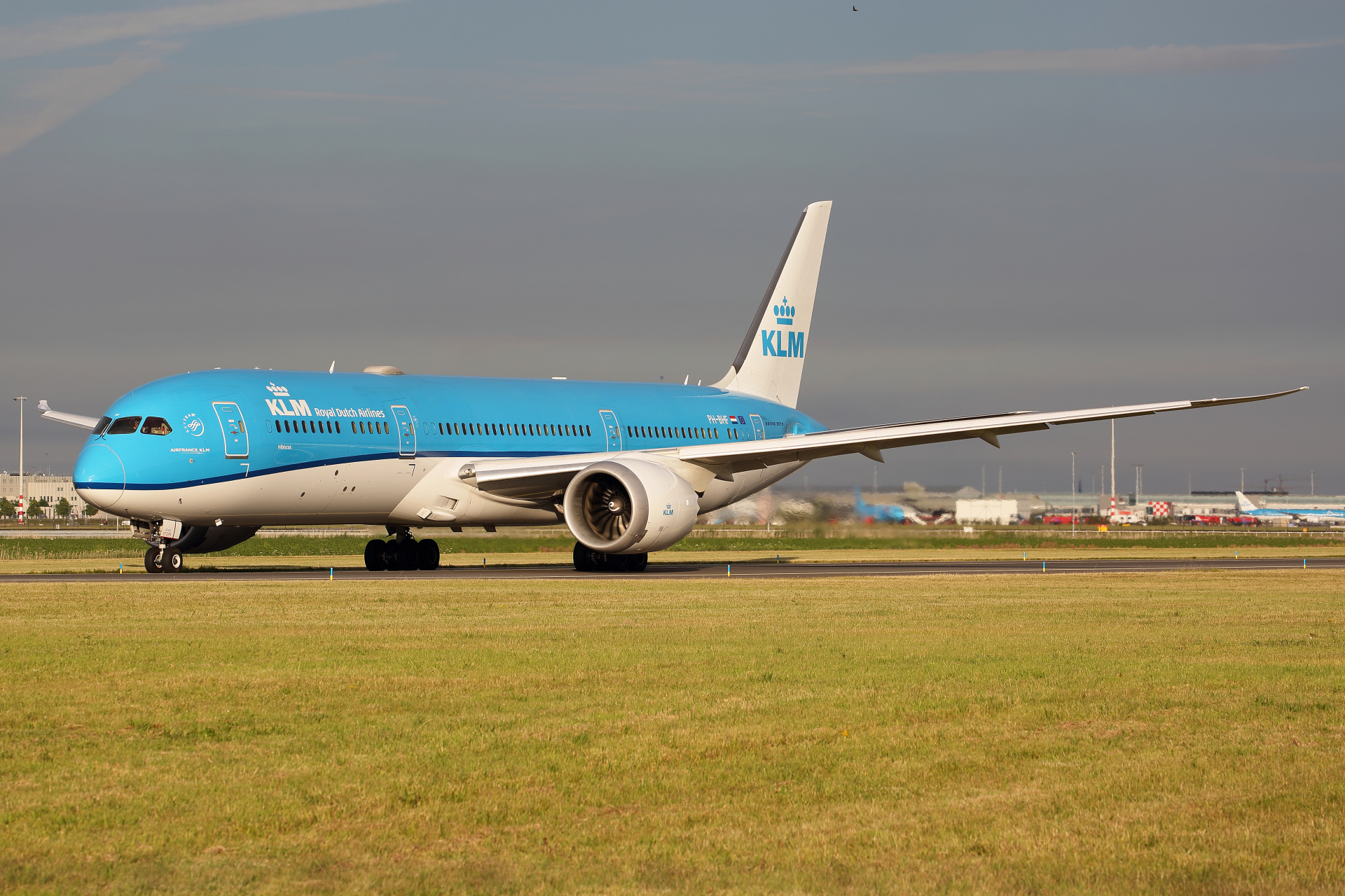 PH-BHF (Aircraft » Schiphol Spotting » Boeing 787-9 Dreamliner » KLM Royal Dutch Airlines)