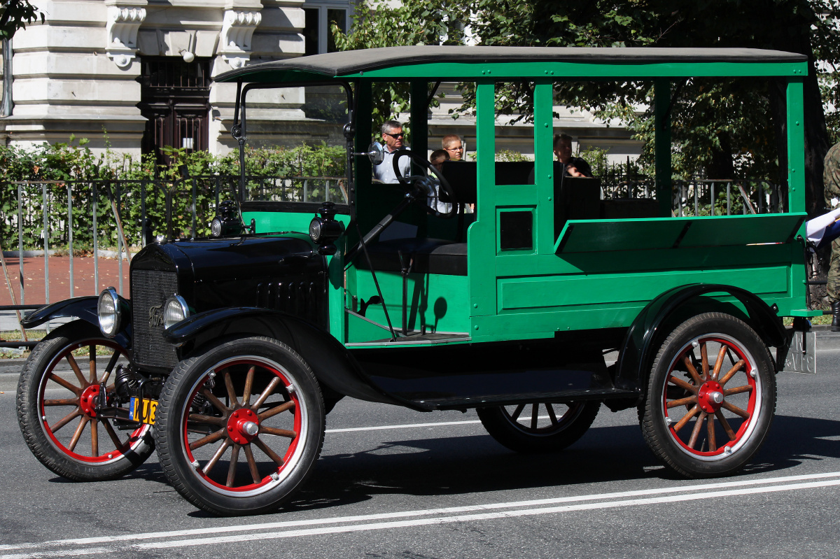 Ford T Cargo (Vehicles » Vintage cars and buses)