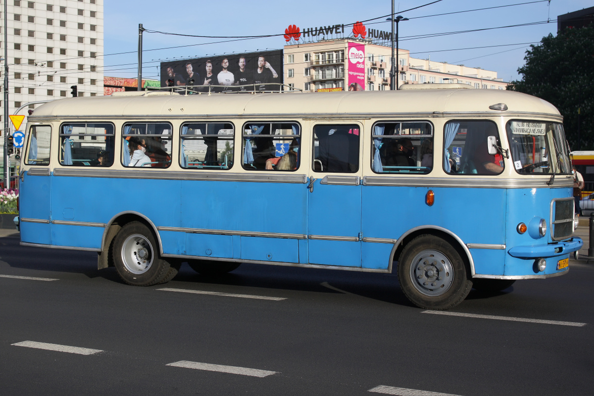 San H100A (Vehicles » Vintage cars and buses)