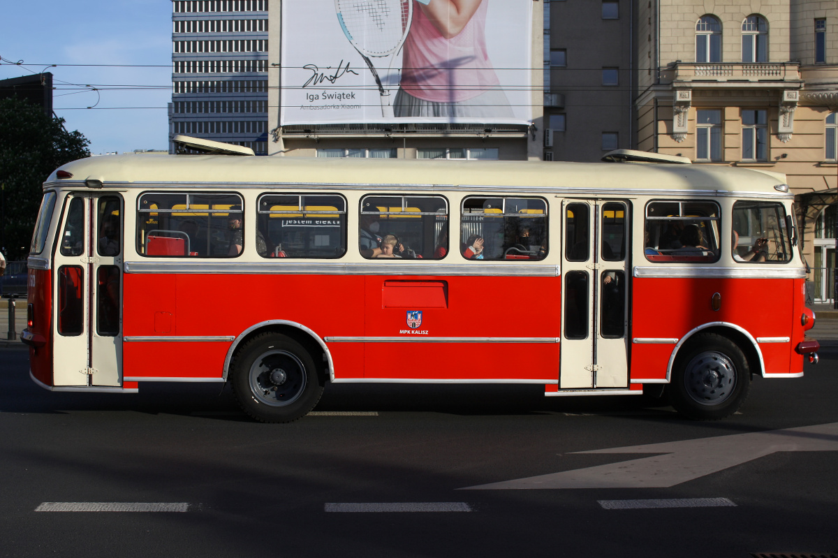 San H100B (Vehicles » Vintage cars and buses)