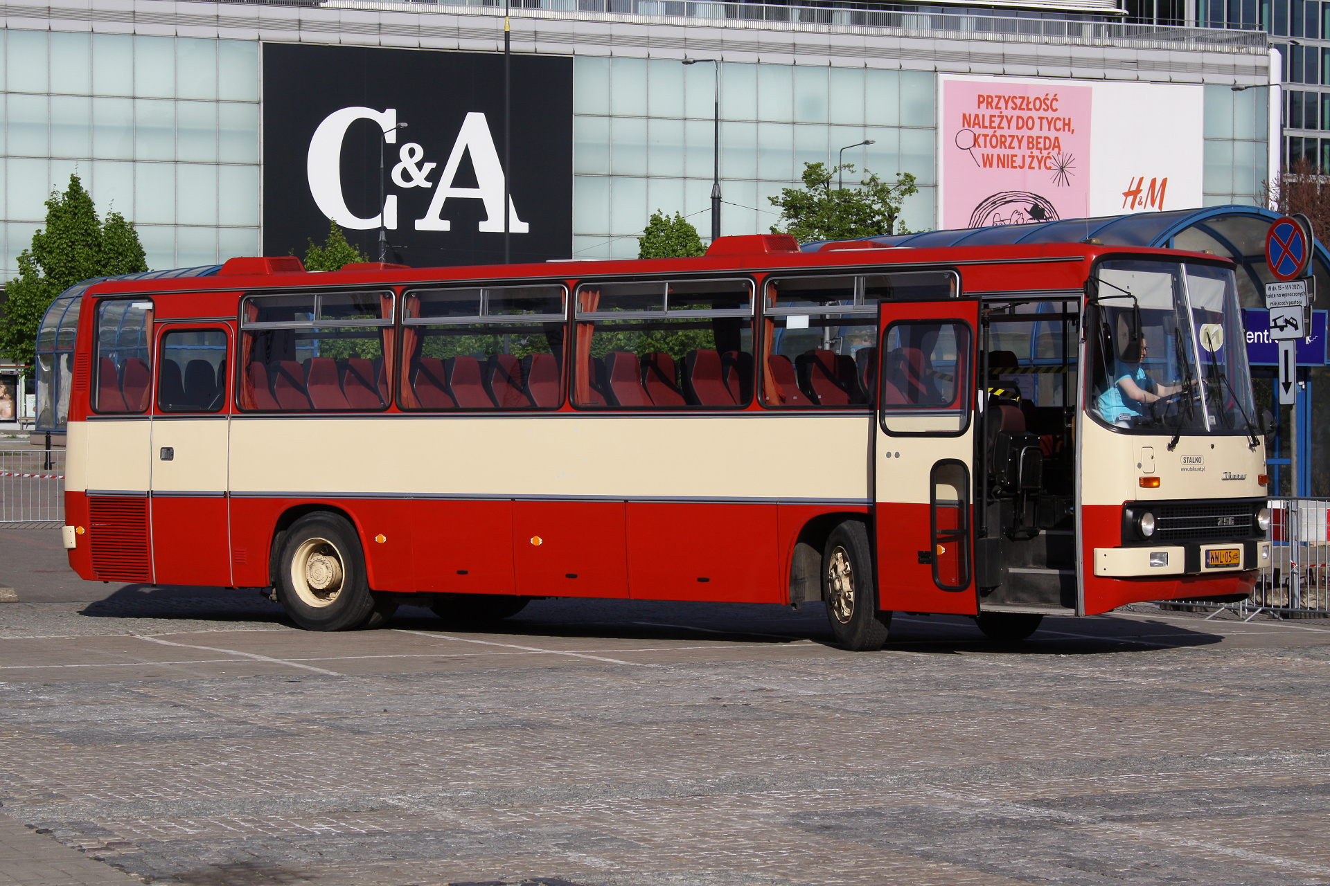 Ikarus 256 (Pojazdy » Samochody i autobusy zabytkowe)