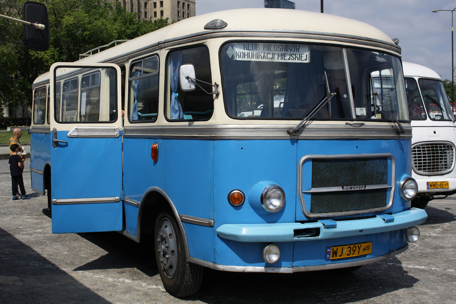 San H100A (Vehicles » Vintage cars and buses)