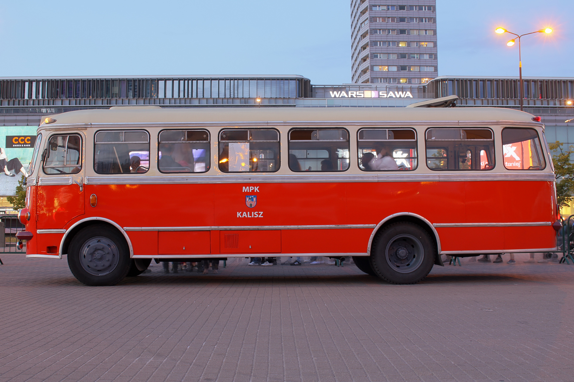 San H100B (Vehicles » Vintage cars and buses)