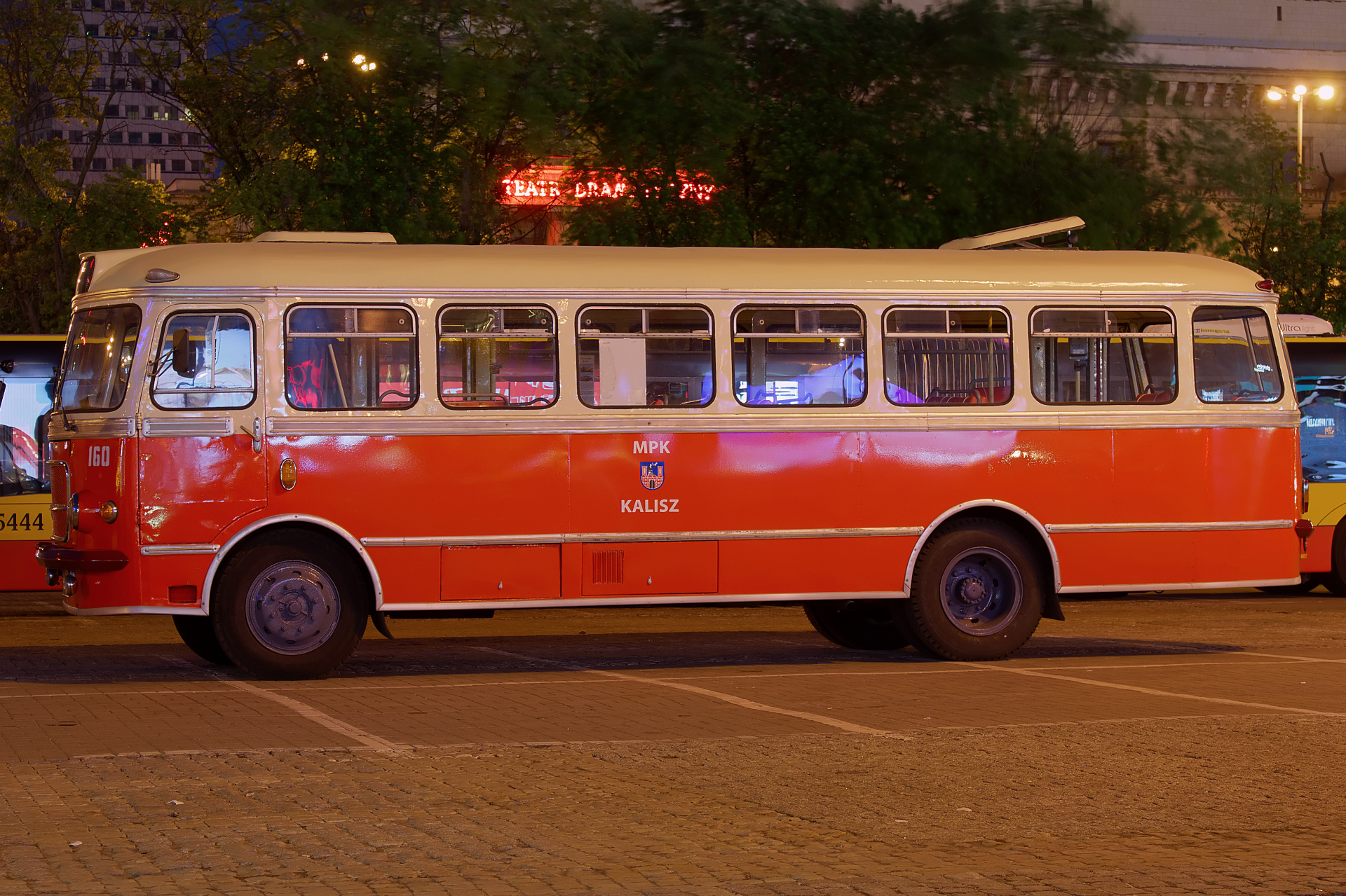 San H100B (Vehicles » Vintage cars and buses)