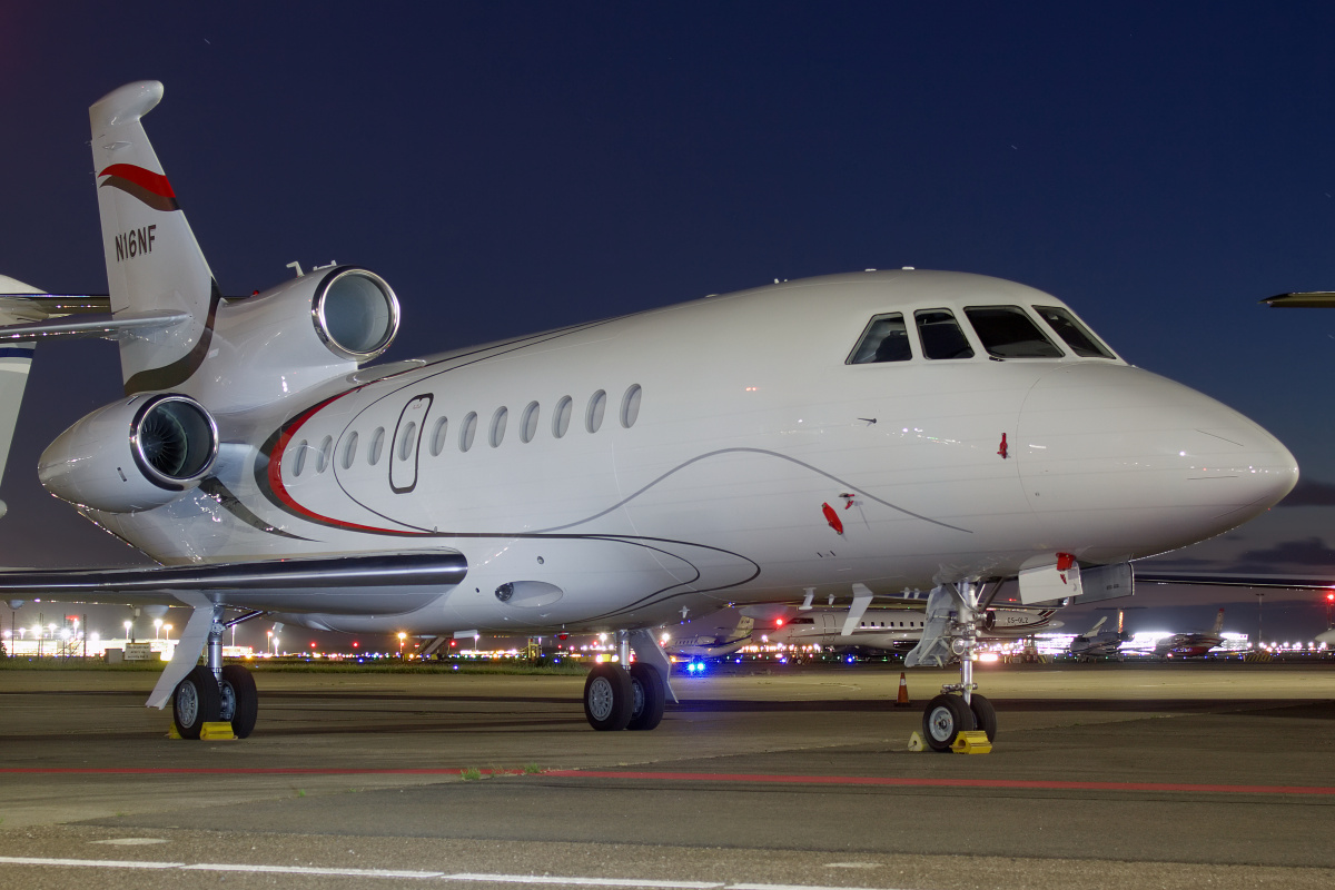 900EX, N16NF, private (TVPX) (Aircraft » Schiphol Spotting » Dassault Falcon 900)