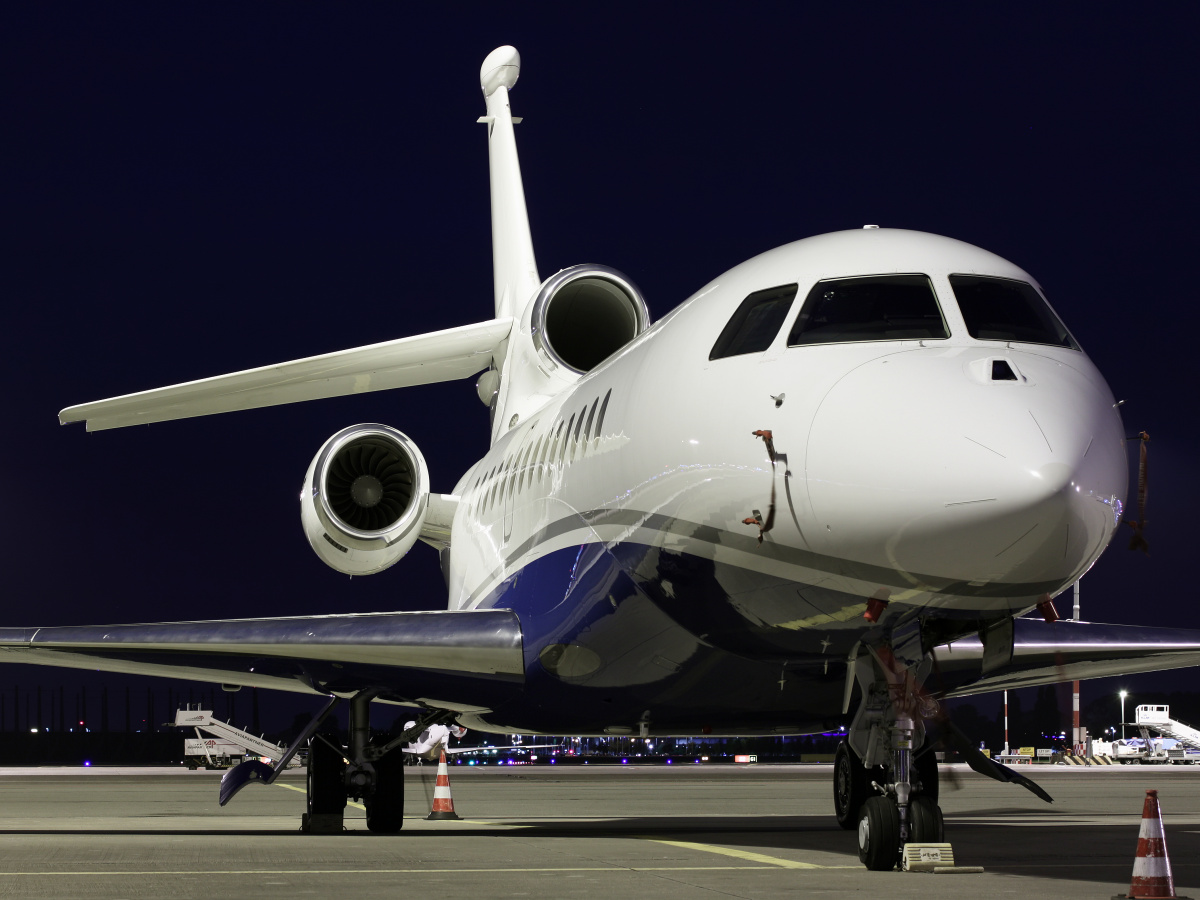 A6-MMF, private (Aircraft » Schiphol Spotting » Dassault Falcon 7X)