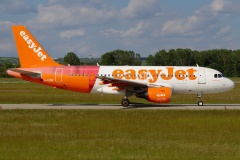 G-EZBF, EasyJet (malowanie "Tartan")