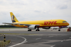 PCF, G-DHKK, DHL Air (okleina "Hair Force One")