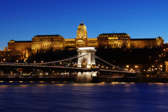 Sz&eacute;chenyi L&aacute;nch&iacute;d - Sz&eacute;chenyi Chain Bridge and Buda Castle
