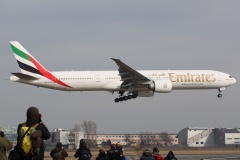 A6-EGA (Lotnictwo &raquo; Spotting na EPWA &raquo; Boeing 777-300ER &raquo; Emirates)