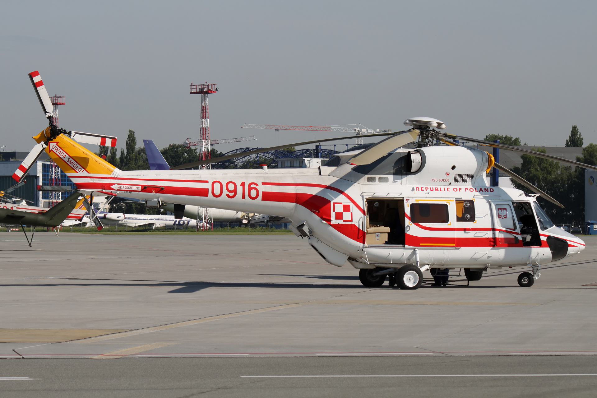 W-3A, 0916, Polskie Siły Powietrzne (Lotnictwo &raquo; Spotting na EPWA &raquo; PZL Świdnik W-3 Sokół)