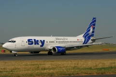TC-SKB, (malowanie Adam and Eve) (Lotnictwo &raquo; Spotting na EPWA &raquo; Boeing 737-400 &raquo; Sky Airlines)