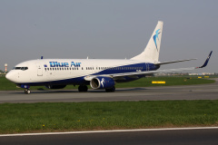 YR-BMJ (Lotnictwo &raquo; Spotting na EPWA &raquo; Boeing 737-800 &raquo; Blue Air)