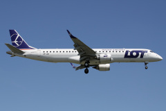 SP-LNF (Lotnictwo &raquo; Spotting na EPWA &raquo; Embraer E195 (ERJ-190-200) &raquo; Polskie Linie Lotnicze LOT)