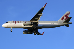 A7-AHS (sharklety) (Lotnictwo &raquo; Spotting na EPWA &raquo; Airbus A320-200 &raquo; Qatar Airways)