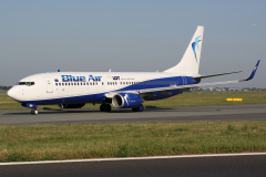 YR-BMN (Polskie Linie Lotnicze LOT) (Lotnictwo &raquo; Spotting na EPWA &raquo; Boeing 737-800 &raquo; Blue Air)