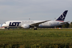 SP-LRB (naklejka "Niepodległa") (Lotnictwo &raquo; Spotting na EPWA &raquo; Boeing 787-8 Dreamliner &raquo; Polskie Linie Lotnicze LOT)