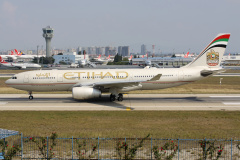 A5-EYQ, Etihad Airways (Lotnictwo &raquo; Port Lotniczy im. Atatürka w Stambule &raquo; Airbus A330-200)