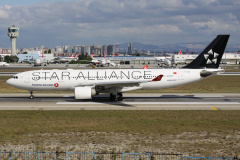 TC-LNB (malowanie Star Alliance) (Lotnictwo &raquo; Port Lotniczy im. Atatürka w Stambule &raquo; Airbus A330-200 &raquo; THY Turkish Airlines)