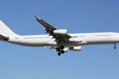 OO-ABE (Lotnictwo &raquo; Spotting na EPWA &raquo; Airbus A340-300 &raquo; Air Belgium)