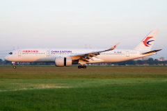 B-304D, China Eastern Airlines (Lotnictwo &raquo; Spotting na Schiphol &raquo; Airbus A350-900)