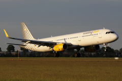 EC-MGY, Vueling Airlines (Aviation &raquo; Schiphol Spotting &raquo; Airbus A321-200)