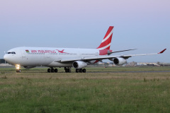 3B-NBD, Air Mauritius (Lotnictwo &raquo; Spotting na Schiphol &raquo; Airbus A340-300)