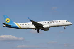 UR-EMA, Ukraine International Airlines (Aviation &raquo; EPWA Spotting &raquo; Embraer E190 (ERJ-190-100))
