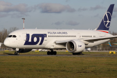 SP-LRD (naklejka "Niepodległa") (Lotnictwo &raquo; Spotting na EPWA &raquo; Boeing 787-8 Dreamliner &raquo; Polskie Linie Lotnicze LOT)