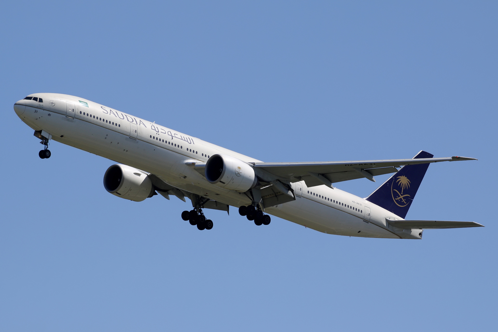 HZ-AK31, Saudia (Lotnictwo &raquo; Spotting na EPWA &raquo; Boeing 777-300ER)