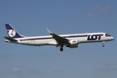 SP-LNC ("Niepodległa" sticker) (Aviation &raquo; EPWA Spotting &raquo; Embraer E195 (ERJ-190-200) &raquo; LOT Polish Airlines)