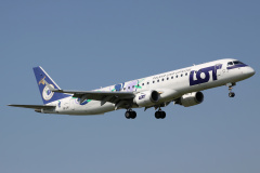 SP-LNC ("Śliwka Nałęczowska" wrap) (Aviation &raquo; EPWA Spotting &raquo; Embraer E195 (ERJ-190-200) &raquo; LOT Polish Airlines)