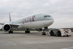 A7-BAX (malowanie Mistrzostw Świata FIFA 2022) (Lotnictwo &raquo; Spotting na EPWA &raquo; Boeing 777-300ER &raquo; Qatar Airways)