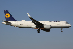 D-AIUL (Lotnictwo &raquo; Spotting na EPWA &raquo; Airbus A320-200 &raquo; Lufthansa)