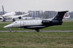 300E, OK-STS, Queen Air (Lotnictwo &raquo; Spotting na EPWA &raquo; Embraer EMB-505 Phenom 300)