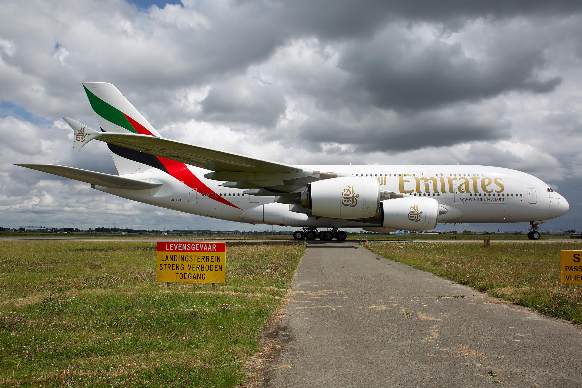 A6-EUA (Aviation &raquo; Schiphol Spotting &raquo; Airbus A380-800 &raquo; Emirates)