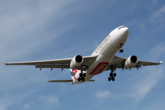 A6-EKV (Lotnictwo &raquo; Spotting na EPWA &raquo; Airbus A330-200 &raquo; Emirates)