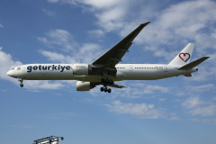 TC-MGG (Aviation &raquo; EPWA Spotting &raquo; Boeing 777-300ER &raquo; Mavi Gök Airlines)