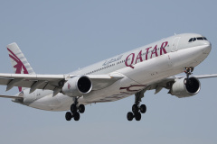 A7-AEJ (Lotnictwo &raquo; Spotting na EPWA &raquo; Airbus A330-300 &raquo; Qatar Airways)